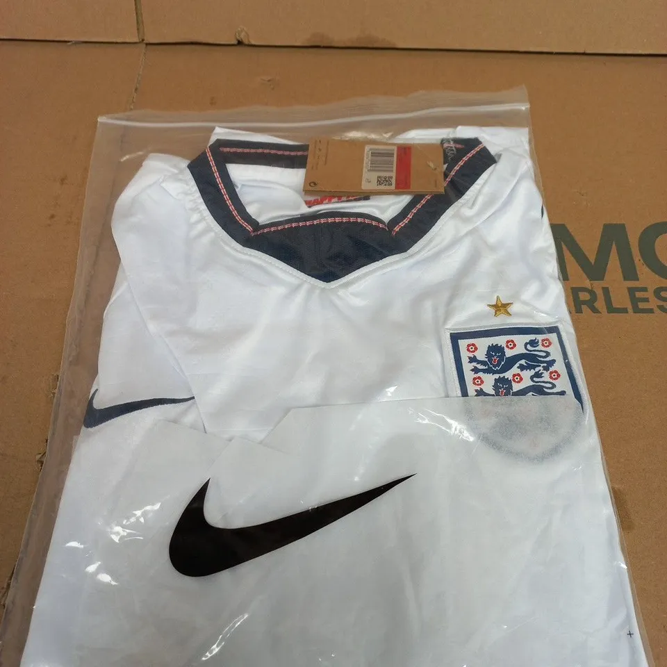 NIKE ENGLAND FOOTBALL SHIRT – MEN'S UK LARGE (SIZE L)