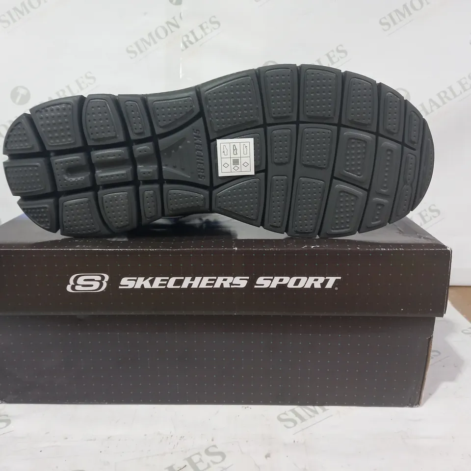 BOXED PAIR OF SKECHERS FLEX ADVANTAGE OPEN TOE SANDALS IN GREY/NAVY UK SIZE 11