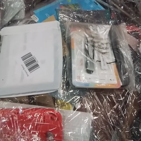 PALLET TO CONTAIN A LARGE QUANTITY OF TABLET CASES AND SCREEN PROTECTORS