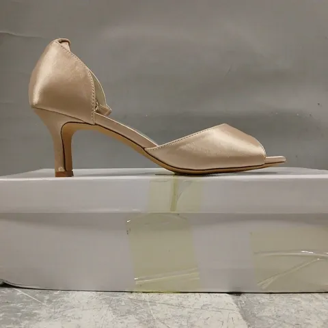 BOXED PAIR OF UNBRANDED PEEP TOE HEELED SANDALS IN SATIN BEIGE COLOUR SIZE EU 38