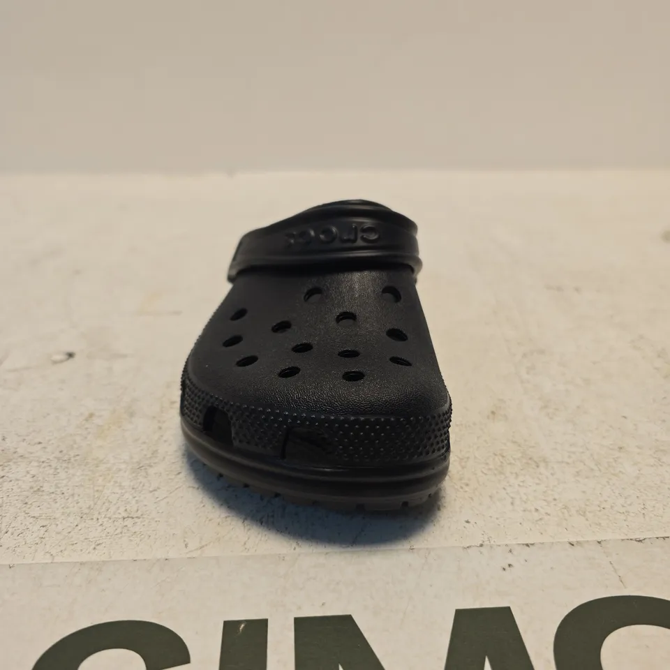 CROCS CLASSIC CLOG CHILD'S – BLACK, RELAXED FIT
