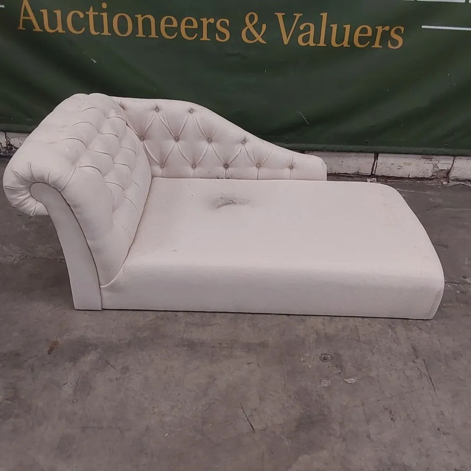 QUALITY DESIGNER CHAISE LOUNGE - CREAM FABRIC 