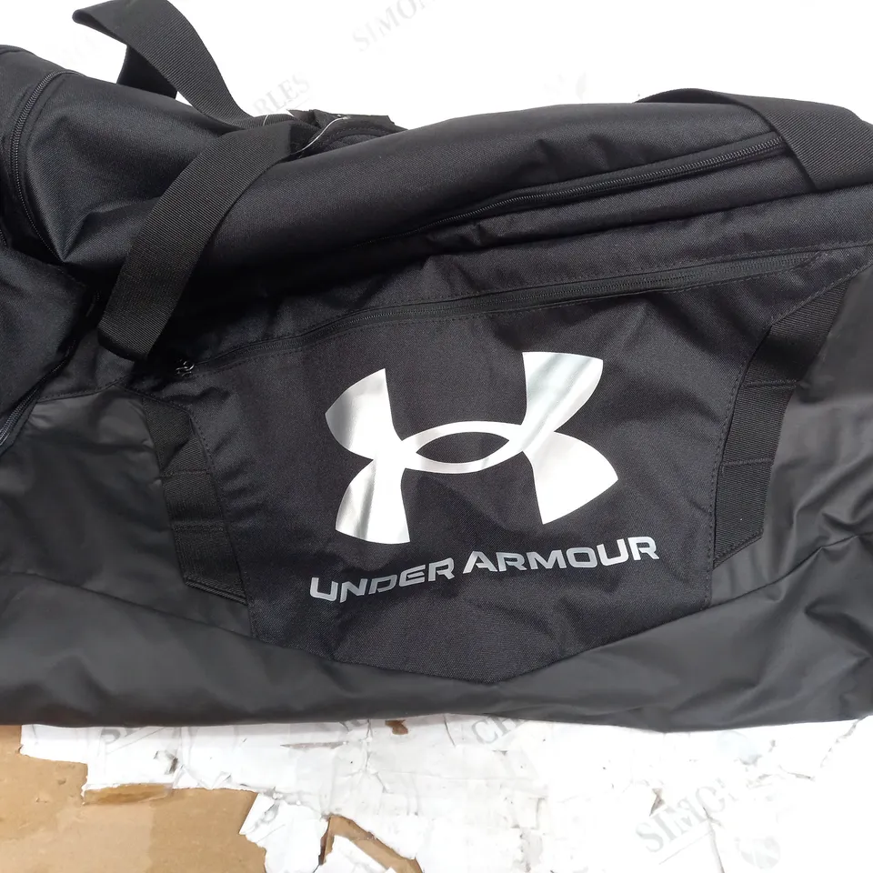 UNDER ARMOUR DUFFLE BAG IN BLACK