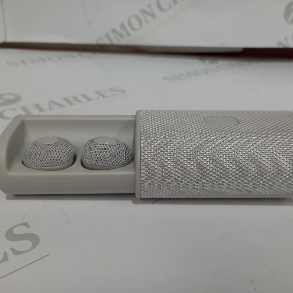 JQM ULTRA WIRELESS EARPHONES