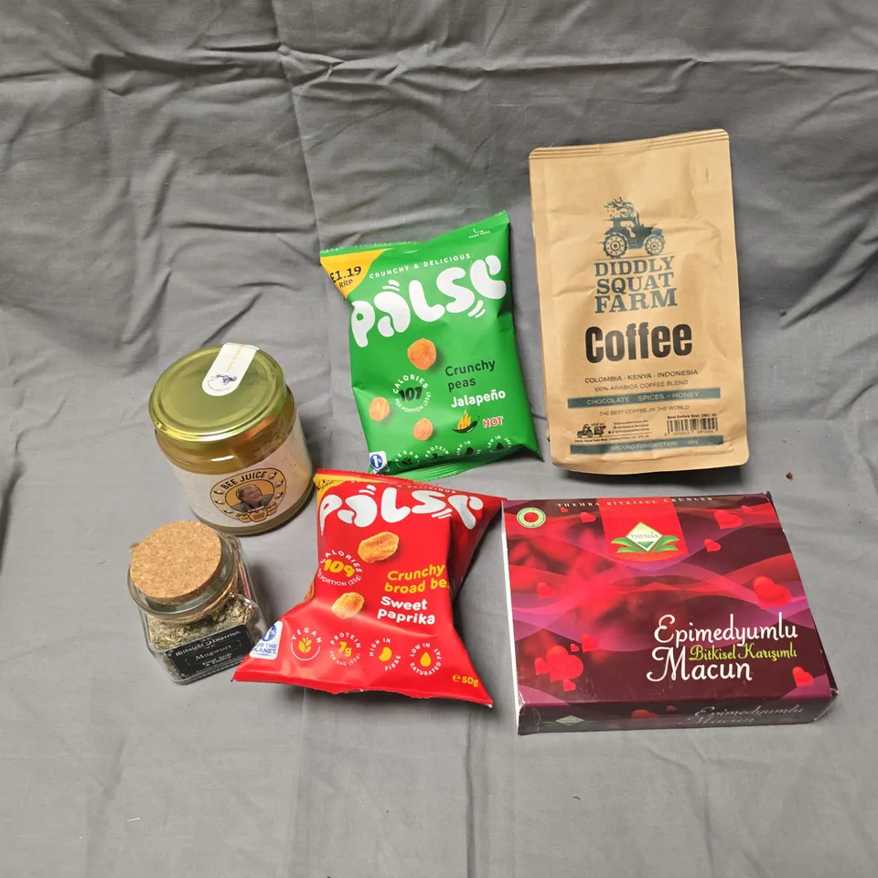 APPROXIMATELY 8 ASSORTED FOOD/DRINK PRODUCTS TO INCLUDE DIDDLY SQUAT FARM COFFEE, AQUA LIBRA WATER, CRUNCHY PEAS ETC 