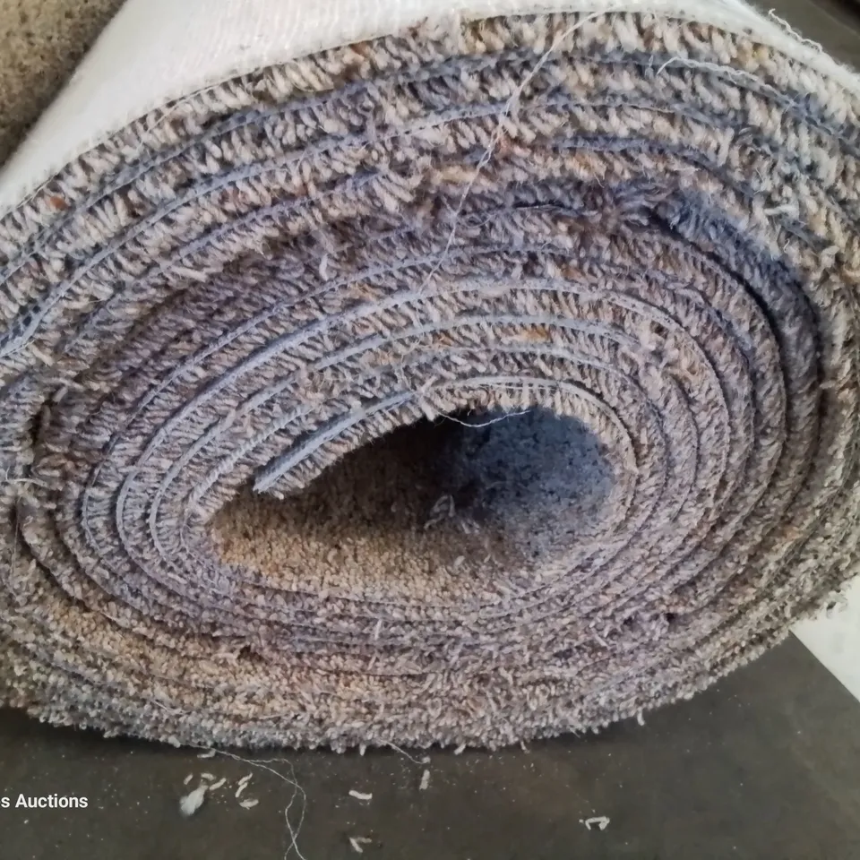 ROLL OF QUALITY ORION CARPET APPROXIMATELY 5M × 8.62M