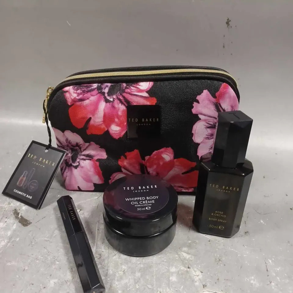 TED BAKER COSMETIC GIFT SET 