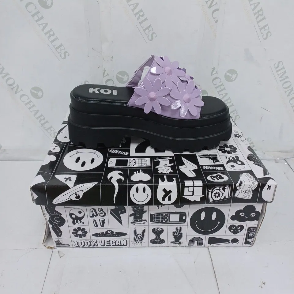 KOI FOOTWEAR LADIES BLACK WITH PURPLE FLOWERS CHUNKY SLIDERS SIZE 4