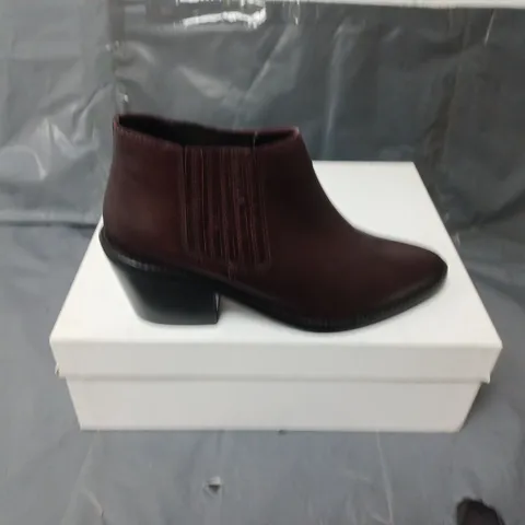 BOXED PAIR OF WOMENS WINE LEATHER ANKLE BOOTS SIZE 35