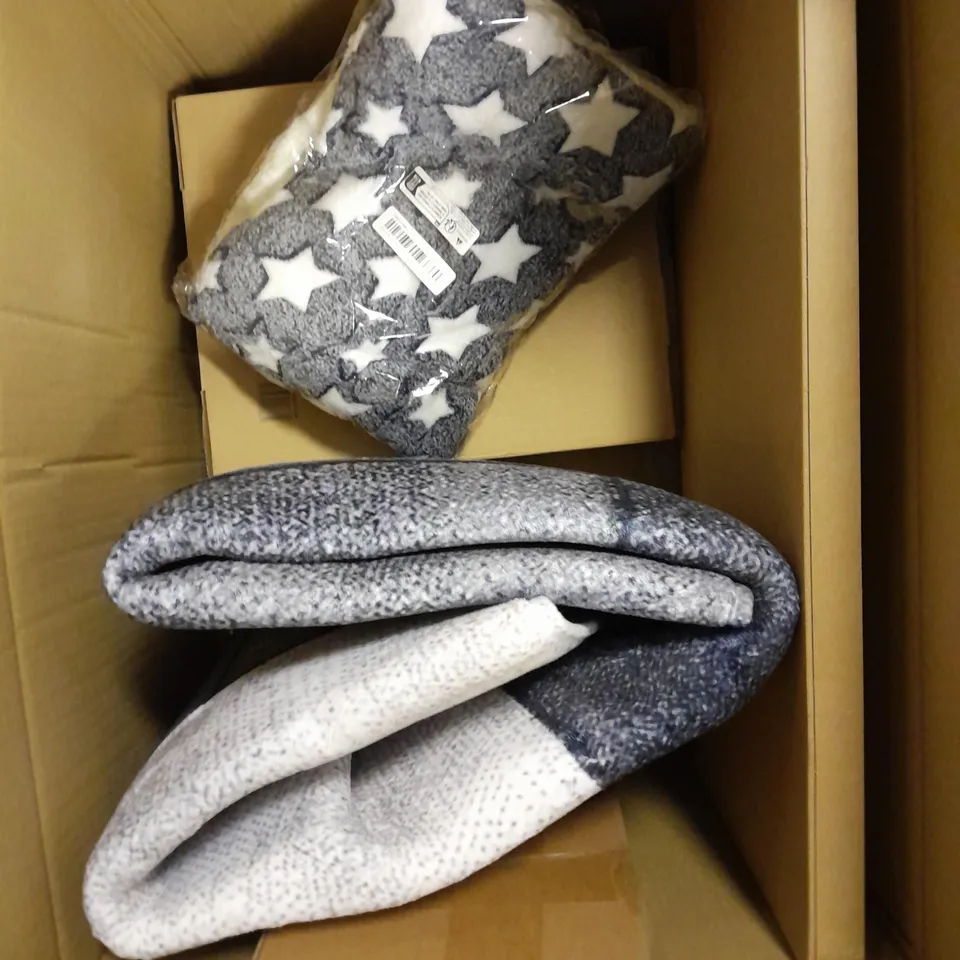 APPROXIMATELY 10 ASSORTED HOUSEHOLD PRODUCTS TO INCLUDE LAUNDRY CONTAINER, STICK ON MARBLE EFFECT PANELS, FLOOR MATS ETC 