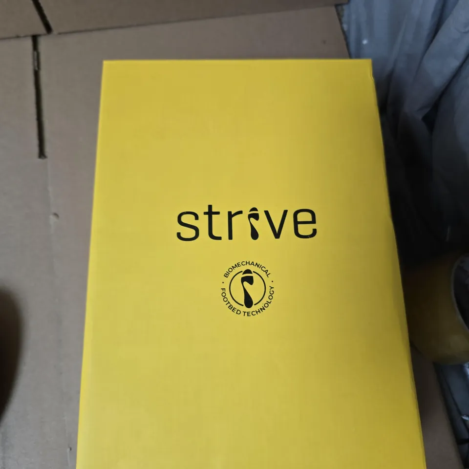 STRIVE DAKOTA ALL BLACK LEATHER SNEAKERS – UK 5 (EU 38, US 7)