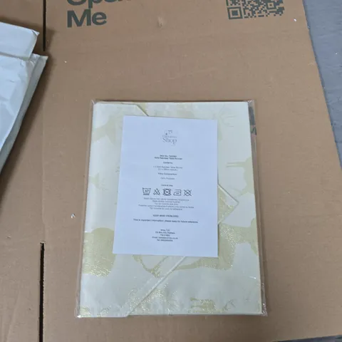 5X GOLD REINDEER TABLE RUNNERS (APPROXIMATELY 31X190CM) 