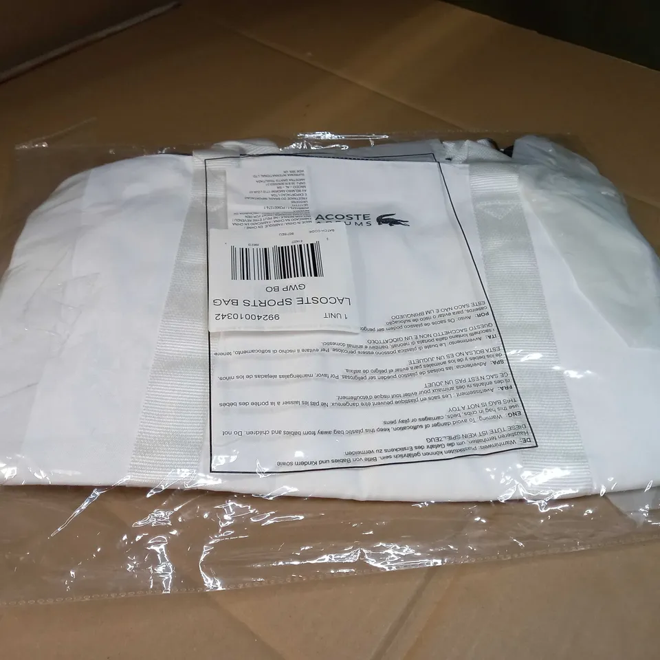 PACKAGED LACOSTE WHITE/LOGO WEEKEND BAG