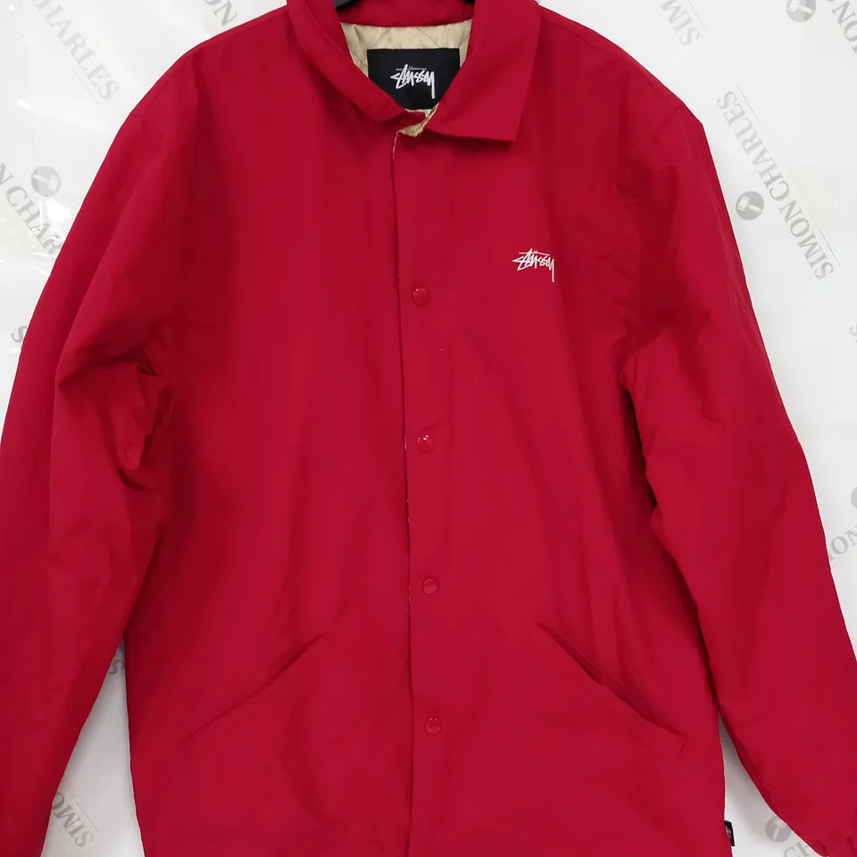 STUSSY BUTTON LONG SLEEVE COAT IN RED - LARGE