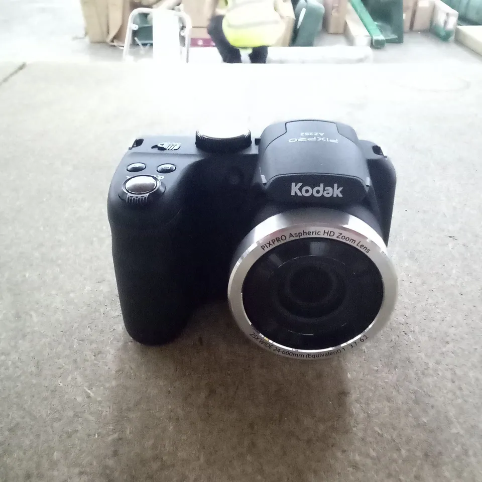 BOXED KODAK PIXPRO AZ252