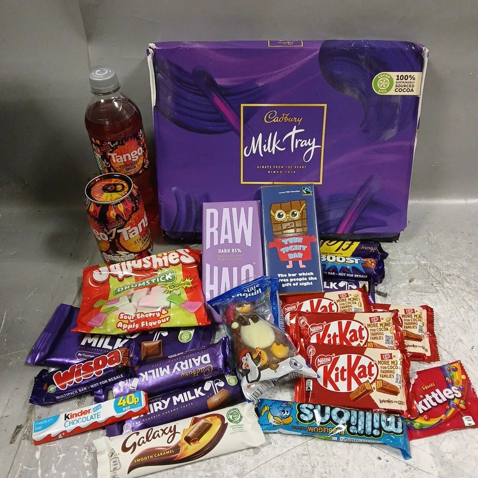 APPROXIMATELY 20 ASSORTED FOOD & DRINK ITEMS TO INCLUDE - CADBURY MILK TRAY - TANGO STRAWBERRY SMASH - RAW HALO DARK CHOCOLATE - ETC
