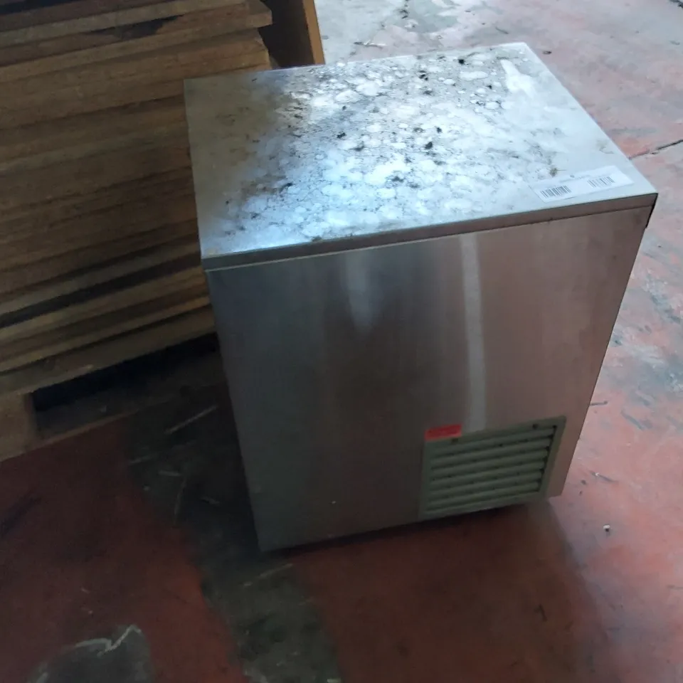 POLAR G-SERIES COUNTERTOP ICE MACHINE 20KG OUTPUT