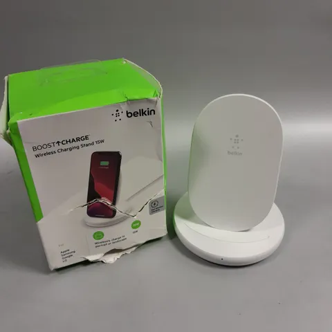 BOXED BELKIN BOOST CHARGE WIRELESS CHARGING BASE