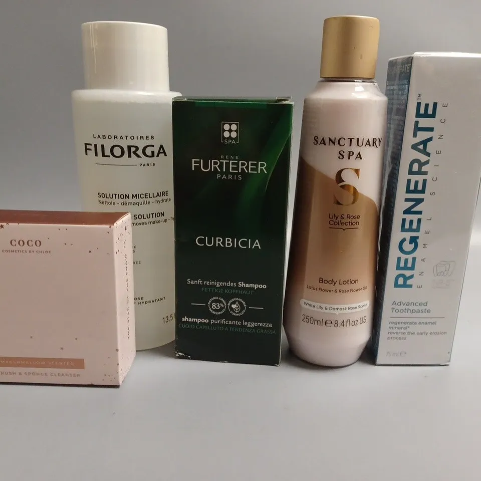 LOT OF APPROXIMATELY 30 COSMETICS ITEMS TO INCLUDE TOOTHPASTE , SPONGE CLEANSER , BODY LOTION , ETC