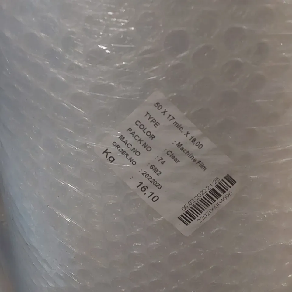 PALLET CONTAINING A LARGE QUANTITY OF MACHINE FILM ROLLS