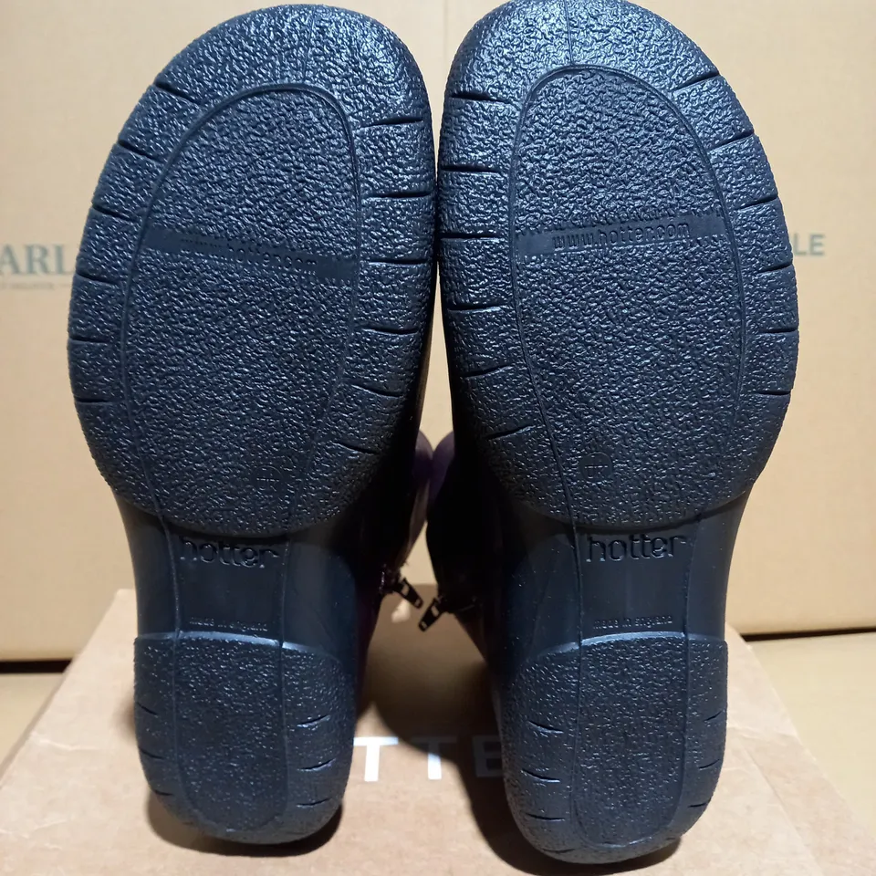 HOTTER WHISPER WHISP1 WINE ANKLE BOOTS - SIZE 7.5