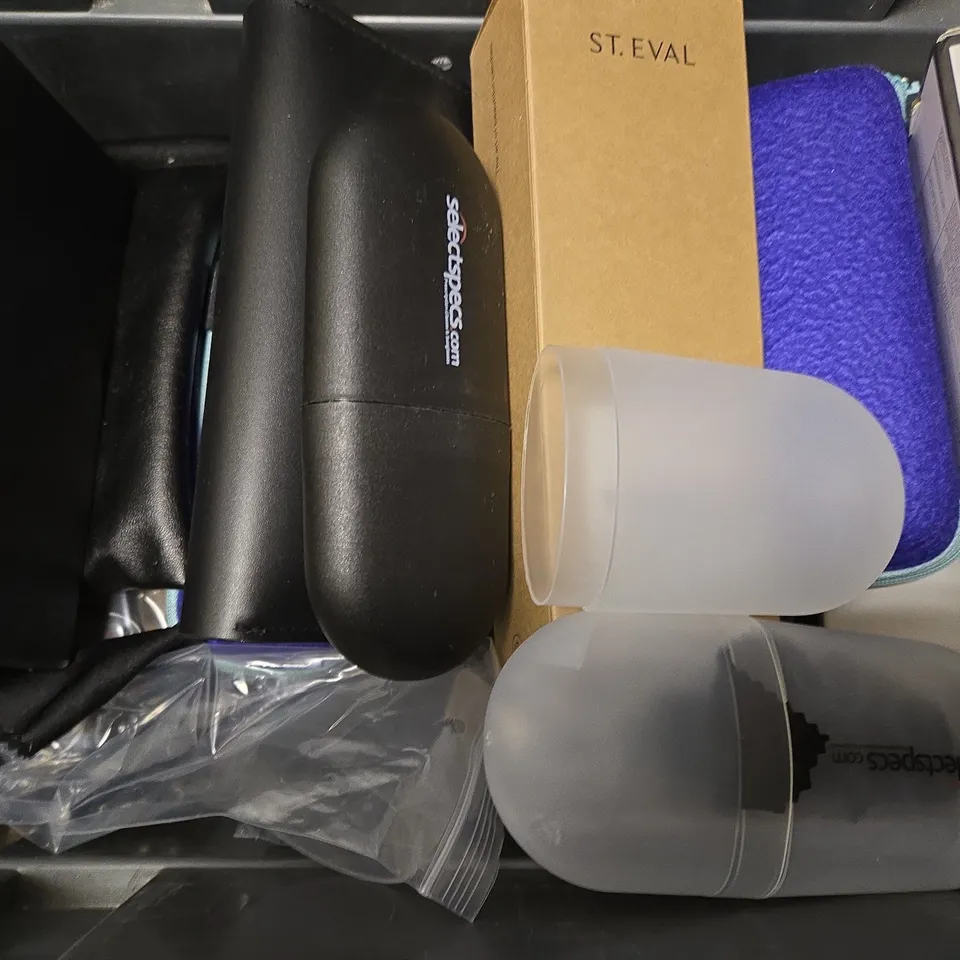 APPROXIMATELY 15 ASSORTED VISION CARE ITEMS TO INCLUDE - EYEWEAR GLASSES , CARRY CASES , GOGGLES ETC