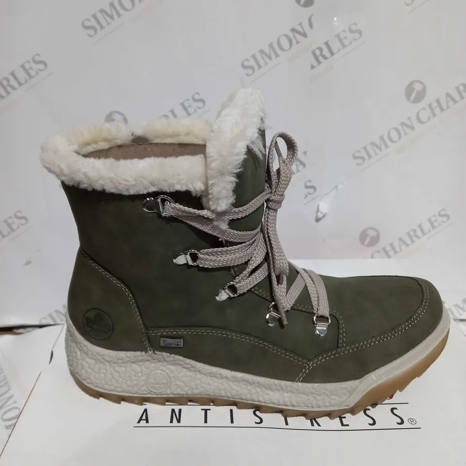 BOXED PAIR OF RIEKER WARM HIKING BOOTS, KHAKI - SIZE 7.5
