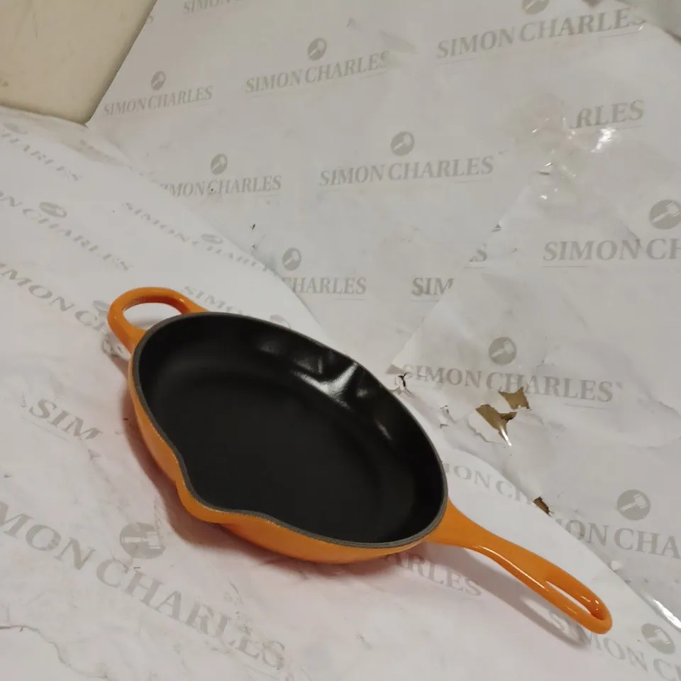 LE CREUSET 201822306 CAST IRON ROUND SKILLET
