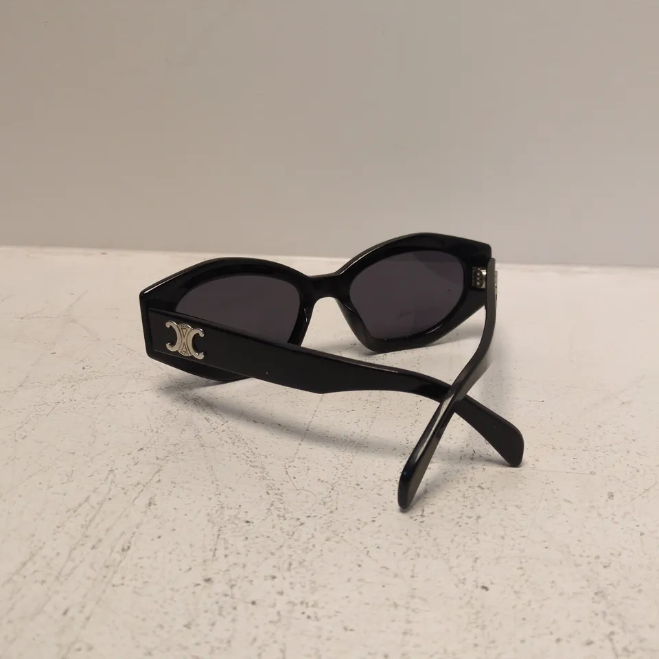 CELINE PARIS SUNGLASSES – BLACK PLASTIC CAT-EYE