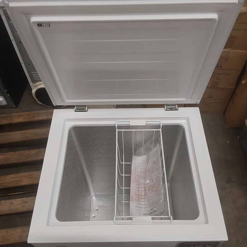 LOGIK CHEST FREEZER