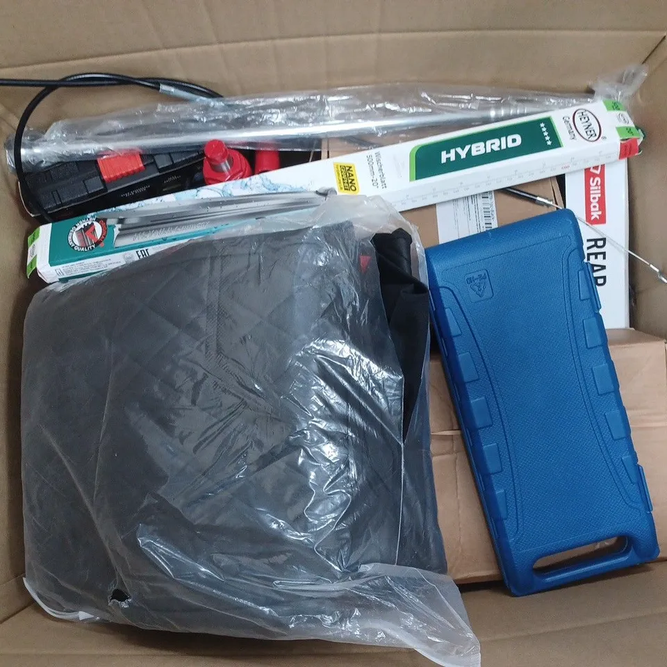 APPROXIMATELY 20 ASSORTED VEHICLE PARTS & ACCESSORIES TO INCLUDE HYDRAULIC JACK 2 TON, OXYGEN SENSOR THREAD REPAIR SET, SCRATCH REMOVAL WAX, ETC - COLLECTION ONLY