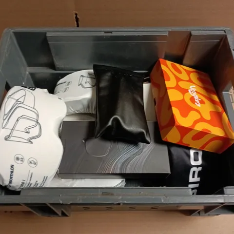 APPROXIMATELY 6 ASSORTED GLASSES/SUNGLASSES IN VARIOUS DESIGNS 