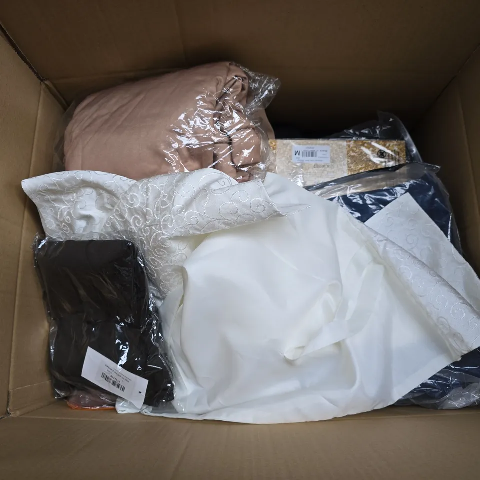 APPROXIMATELY 25 ASSORTED CLOTHING AND FASHION PRODUCTS IN VARIOUS STYLES AND SIZES - COLLECTION ONLY