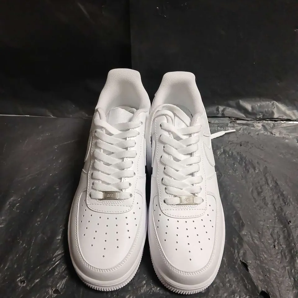 NIKE AIR FORCE 1 LOW WHITE SNEAKERS - UK SIZE 8