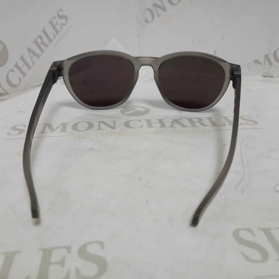 OAKLEY LATCH POLARIZED SUNGLASSES RRP £185