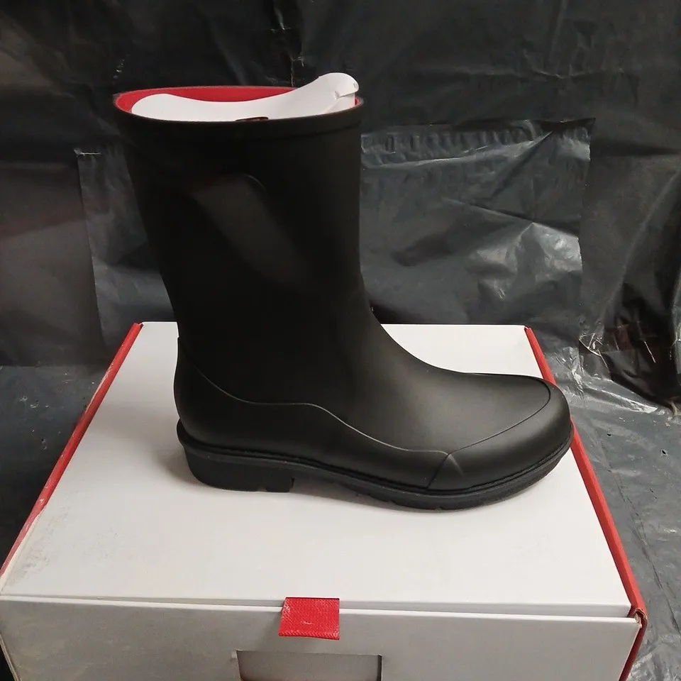 FITFLOP BLACK RUBBER KNEE-HIGH RAIN BOOTS, UK 8
