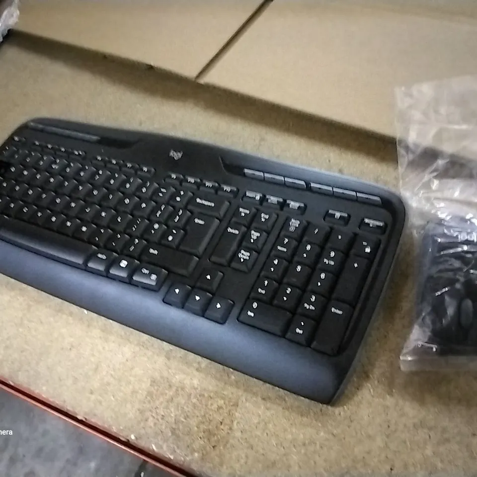 BOXED LOGITECH MK330 WIRELESS KEYBOARD AND MOUSE COMBO 