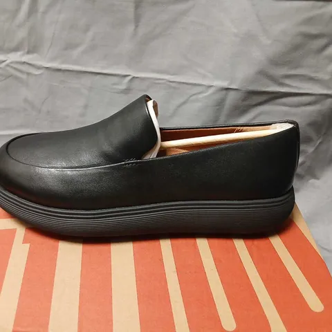 FITFLOP IQ-COMFF LEATHER LOAFERS – BLACK, UK 06 (US 08, EU 39)