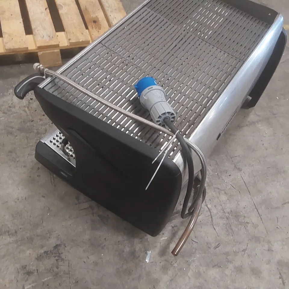 RANCILIO CLASSE 7 COMMERCIAL 2 GROUP COFFEE MACHINE