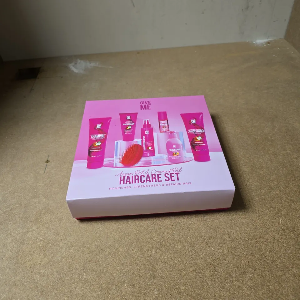 GIVE ME HAIRCARE SET – ARGAN OIL & COCONUT OIL (SHAMPOO, CONDITIONER, HAIR MASK, HEAT DEFENCE SPRAY & HAIR SERUM) BOXED