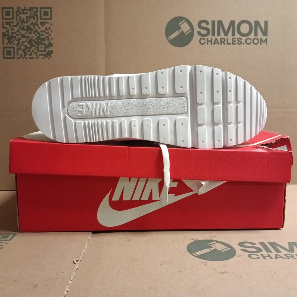 BOXED PAIR OF NIKE AIR MAX TRAINERS IN WHITE SIZE UK 12