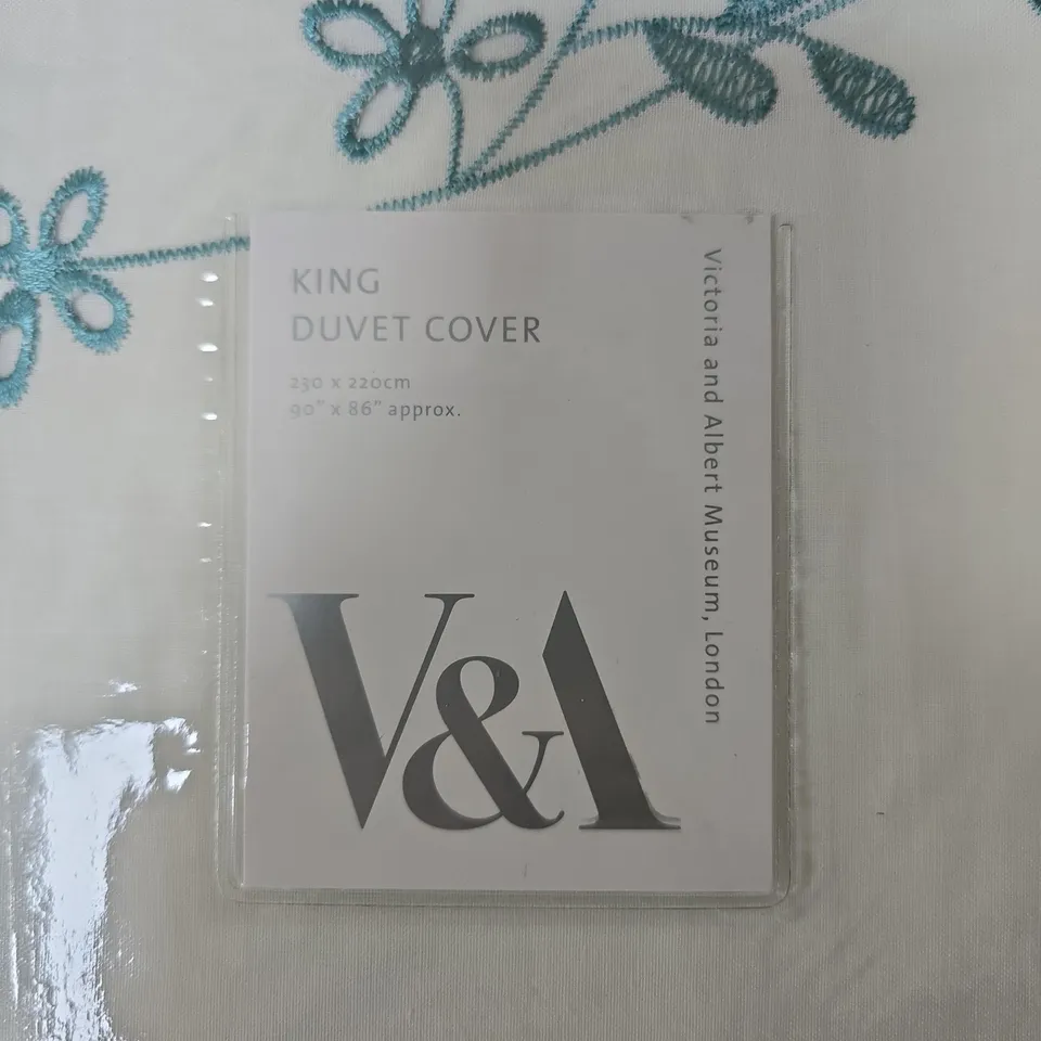 V&A KING DUVET COVER SET WITH 2X PILLOWCASE – BLUE FLORAL, VICTORIA & ALBERT MUSEUM, LONDON