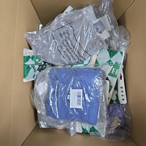 LARGE BOX OF APPROX 20 ASSORTED CLOTHING ITEMS 
