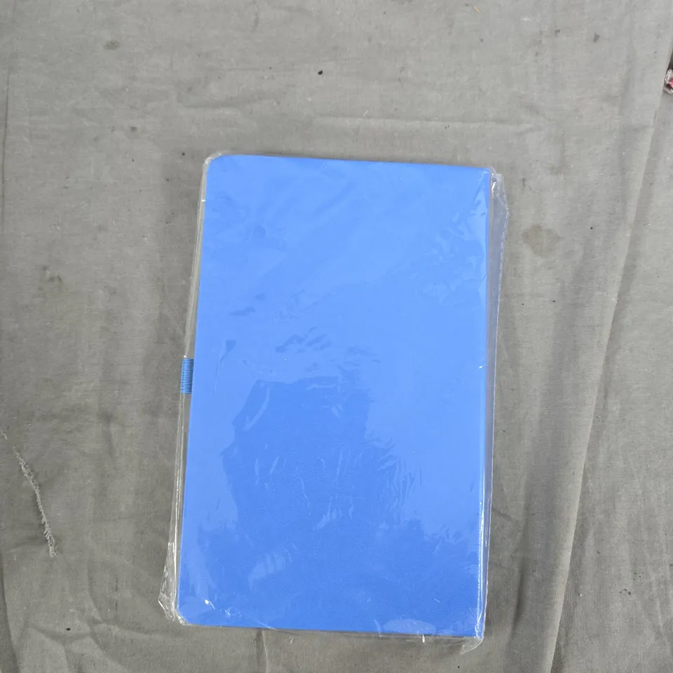 BOX OF APPROXIMATELY 20 HOUSEHOLD ITEMS TO INCLUDE: YARN, POKEMON TABLET CASE AND NOTEBOOK