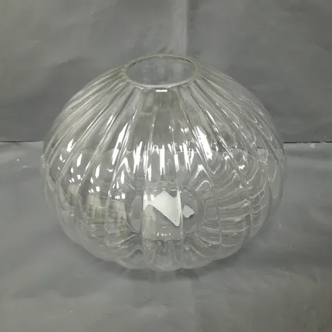 BOXED GLASS RIBBED VASE 