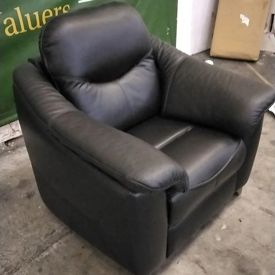 QUALITY BRITISH DESIGNED & MANUFACTURED G PLAN JACKSON CHAIR CAPRI BLACK LEATHER