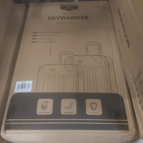 BOXED LUGG SKYWANDER HARDSHELL SUITCASE - CREAM & BROWN 