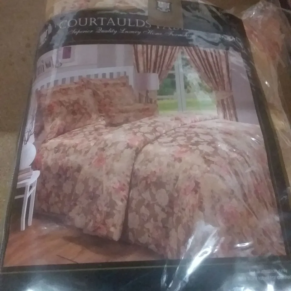 ABBIGAIL GOLD 144 REVERSIBLE DUVET