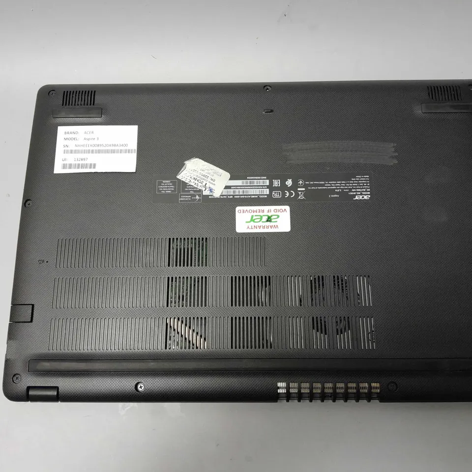 ACER ASPIRE 3 LAPTOP IN BLACK