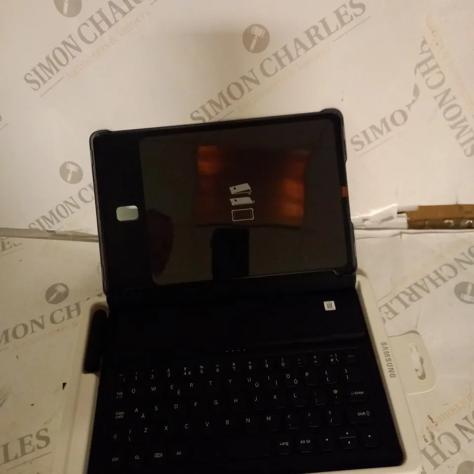 BOXED BOOK COVER SAMSUNG KEYBOARD FOR GALAXY TAB S4, WITH MANUAL